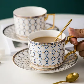 Роскошный набор марокканских кофейных чашек и блюдец Nordic Ins с золотой ручкой из костяного фарфора, керамическая чашка для послеобеденного чая для капучино, 250 мл